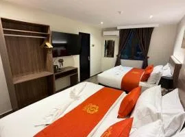 S Empire Hotel