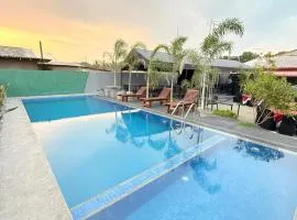 Sunset villa Swimming pool with Rooms