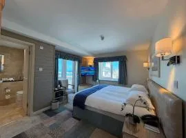 Cobo Bay Hotel