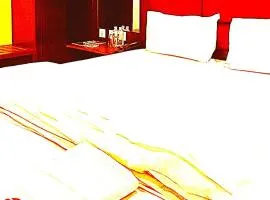 The Hill Top Hotel And Resort In Manali