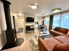 Hillhouse Cottages C & D