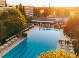 Living Place Hotel