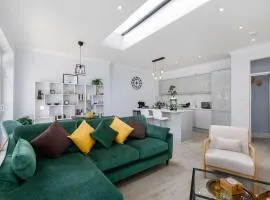 Modern 5 Bedroom 3 Bathroom House Near Hampstead Heath With Garden Sleeps 10
