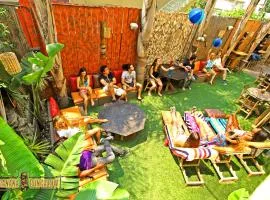 Banana Bungalow Hollywood Hotel & Hostel
