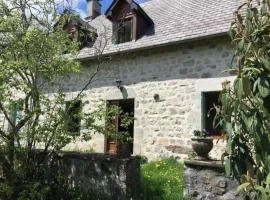 Gîte de France à Saint-Exupéry-les-Roches 3 épis - Gîte de France 6 personnes MAE-9064