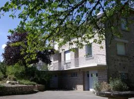 Gîte de France à Soudeilles 3 épis - Gîte de France 14 personnes MAE-9574