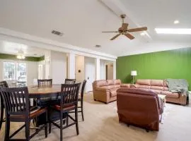 5 Mi to Texas Tech! Townhome w/ Patio & Grill