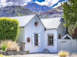 Stags Head Cottage-cosy cottage with hot tub