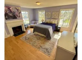Historic Sawyer House Inn Suite 1