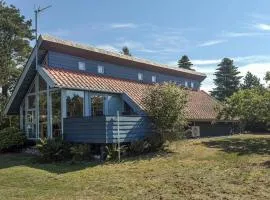 Gorgeous Home In Glesborg With Wifi