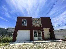 Casa Acatlan, Cerca del centro logístico