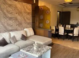 Luxe Three Bedroom Apartment Full flat