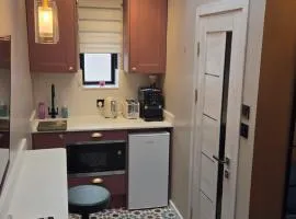Heathrow Royal Apartment