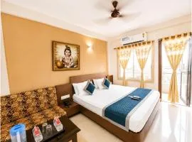 Premium Family Stay Hotel U-K - Comfortable Rooms, Near Golden Beach Wi-Fi, Restaurant, Parking, with Lift Facility & Prime Location in Puri