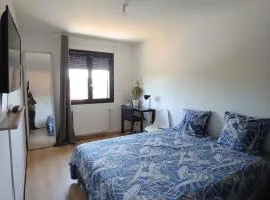 Belle chambre dans maison partagée