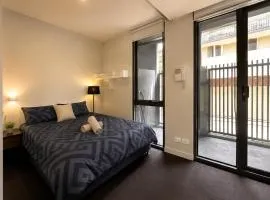 Stylish Modern Studio - A Sweet Escape for Two