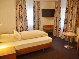 TIPTOP Hotel Hirt โรงแรมที่มีที่จอดรถในDeißlingen