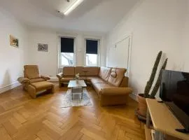 Geräumige 160 qm Wohnung für 9-11 Personen in der Stadtmitte