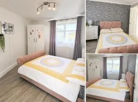The Willows House Comfortable Single Room