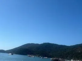 Canoa da Praia do Abraão