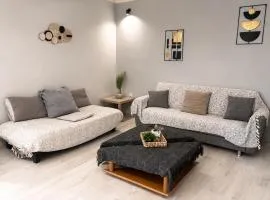 Manos house 15 minutes from the airport