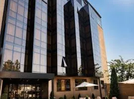 Canyon Hills Hotel