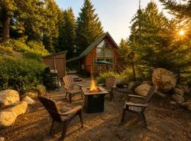 Raven Haven Lodge by NW Comfy Cabins