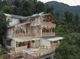 Echor Mountain Crest Jibhi