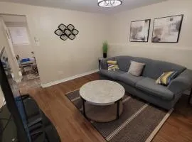 Lovely 2 Bedroom apartment close to Avalon Mall