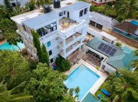 Diani Luxe Villa ,Private Suites with Kitchens, 600m from Diani Beach
