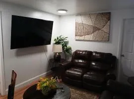 1BR Apartment - Unit B - With Parking and 10min Walk to NYC Train Station