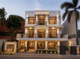 Hotel Prak Tree Sector 20 Noida, hotel en Noida