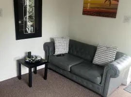 Entire 1 bed flat in excellent location
