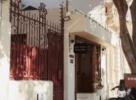 La Noire Petit hotel