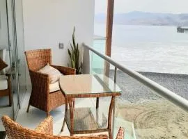 Dolphin Apt Cerro Azul with access & ocean view
