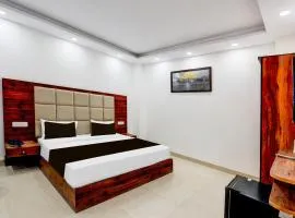 Collection O Hotel Evergreen