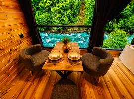 Ayder River Chalet Prestige Hotel、Çamlıhemşinのホテル