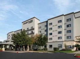 Courtyard by Marriott San Antonio Six Flags at The RIM