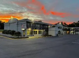 Days Inn & Suites by Wyndham Dayton North