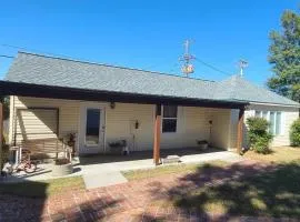 Retro Guesthouse with Boat and RV Parking