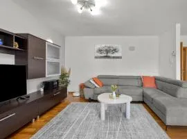 Holiday Home Marija - Three Bedroom Holiday Home with Private Pool and Terrace
