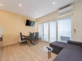 Bra i Premium Apartments with Outdoor Pool and Sauna - Superior Two Bedroom Apartment with Terrace