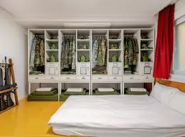 Korean traditional Hotel SEONG SU station 5minute