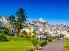 Country Club and Golf, minutes from the Panama Canal
