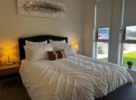 The Hayborough Hideaway - Private Guest Suite