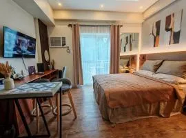 Condo Traveler's Nest 211, Amani Resorts Residences, 5 minutes Airport, Netflix, Stylish, Cozy with Luxurious Swimming Pool