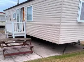 Caravan - Sleeps 6 - Parking