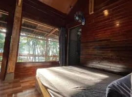 Red Dao Homestay and Entire bungalow