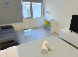 Plaka Suite Next to Acropolis by Zeus Suites