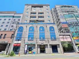 The Hound Hotel Changwon Terminal